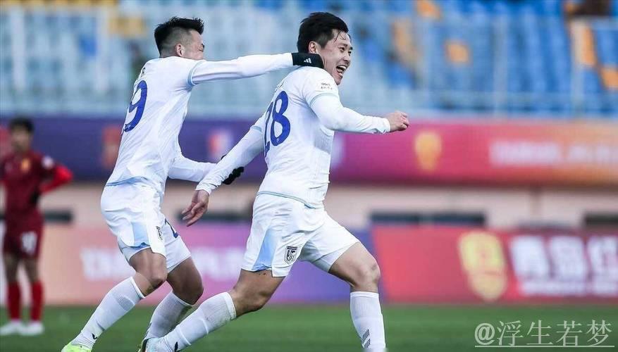 费煜助力大连英博以胜利庆祝 费煜助力大连英博以胜利庆祝